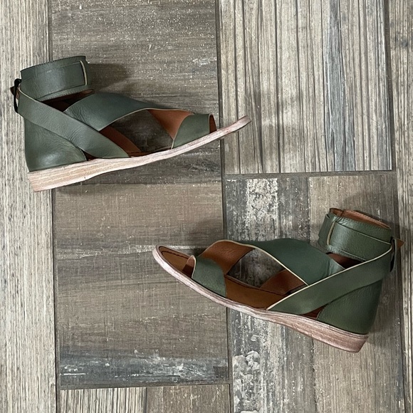 💖💖Free People Vale Bootie Sandals in khaki, green sz 10 - Picture 3 of 9